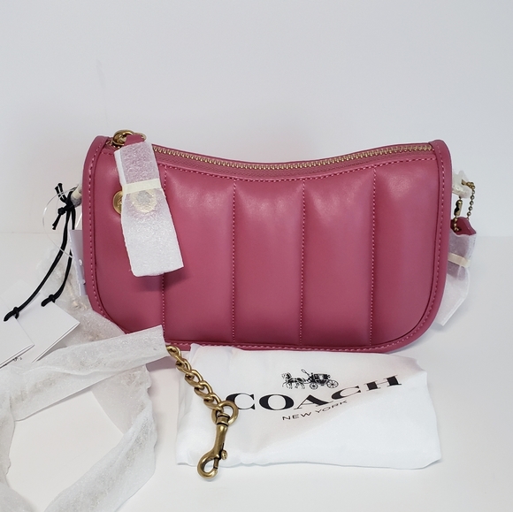 COACH | Quilted Swinger 20 Bag with Chain Strap - Picture 15 of 16